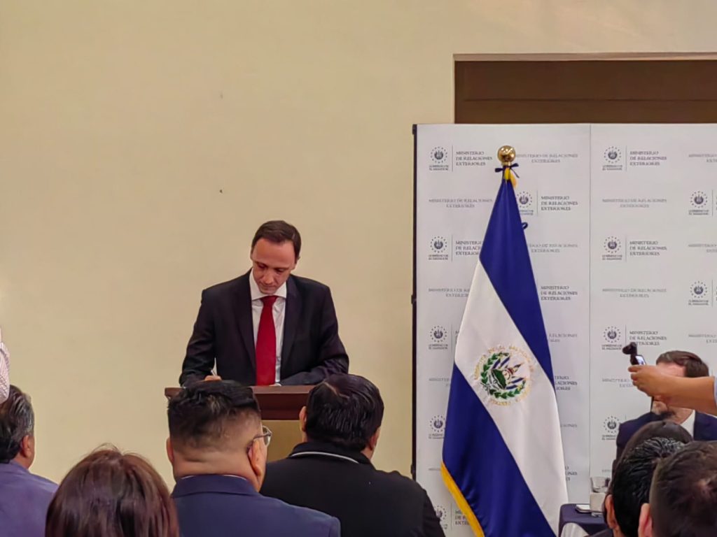 Firma dell’Accordo per un nuovo progetto a supporto dei centri penali in El Salvador