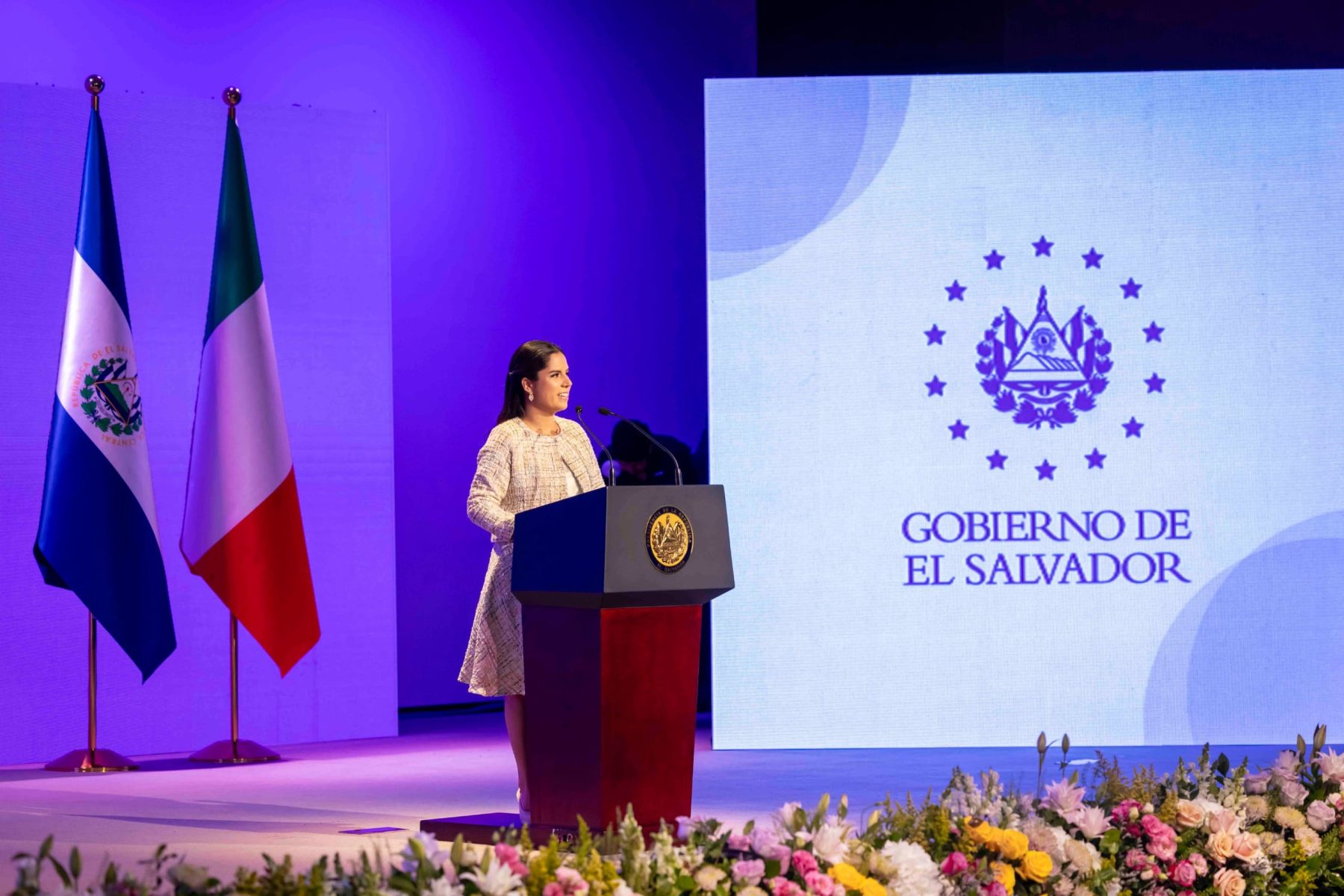 La First Lady di El Salvador e l’Ambasciatore d’Italia inaugurano un progetto di cooperazione per la salute materno-infantile “Nascere con Affetto”