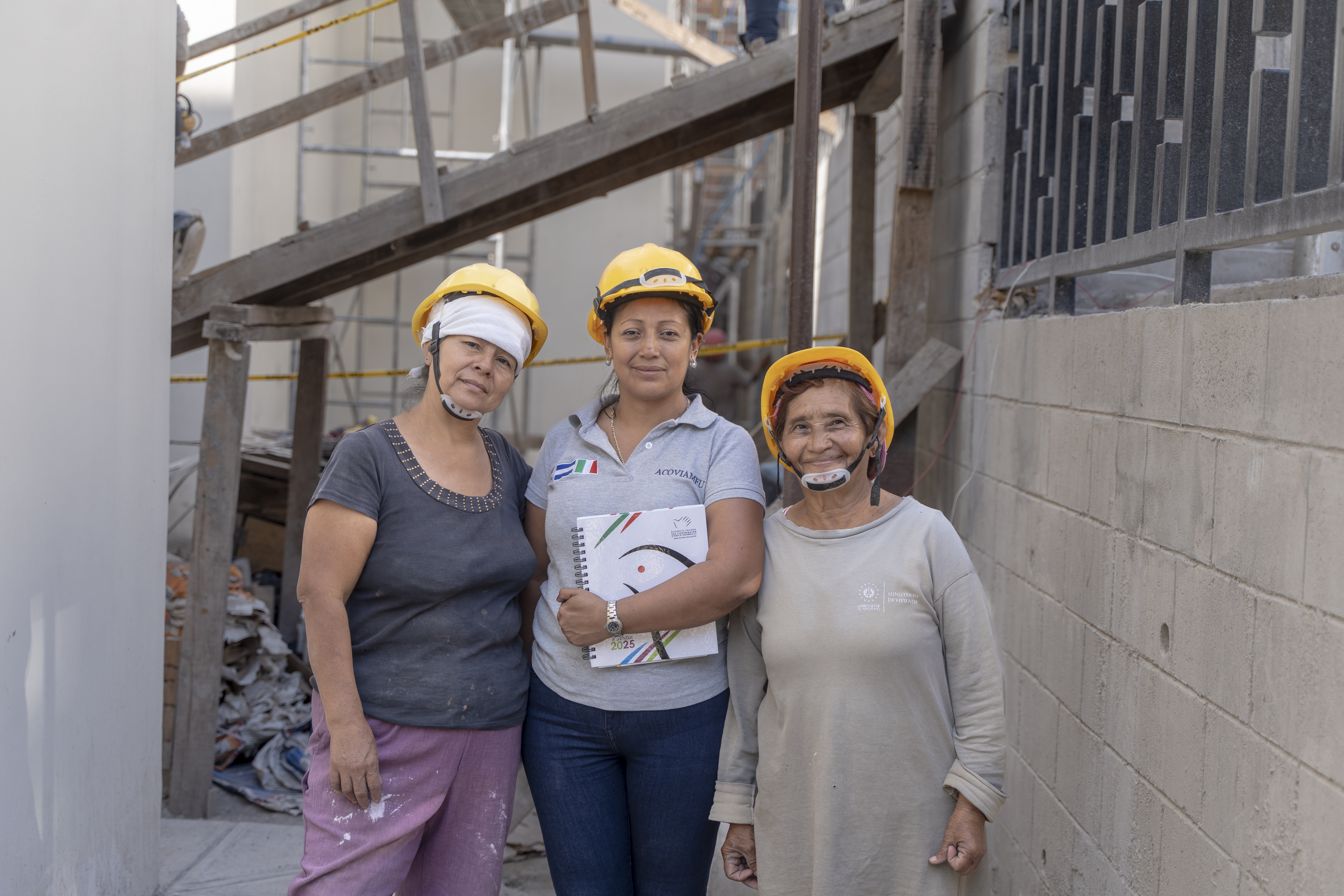 Beneficiarie delle cooperative partecipano alle attività di ristrutturazione